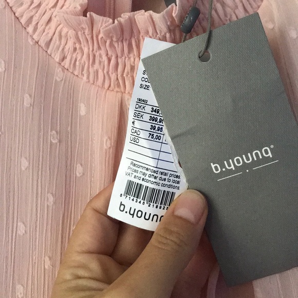 Sleeveless high neck blouse - Picture 2 of 3